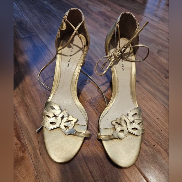 Banana Republic Shoes - Banana Republic Metallic Gold Lace-Up Heels